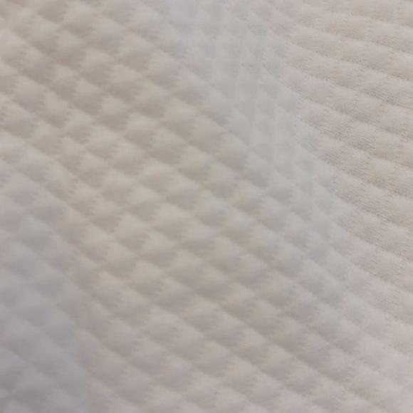 Matouk Luxury Flawless Diamond Pique King Size Mattress Cover (Cost Was $374) - Picture 2 of 5